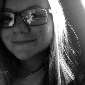 Meet your Posher, Caitlin